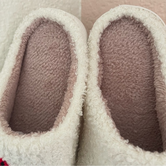 NWT Christmas Tree Pattern Fuzzy Slippers, Winter Warm Plush Non-Slip Slippers - Picture 4 of 7